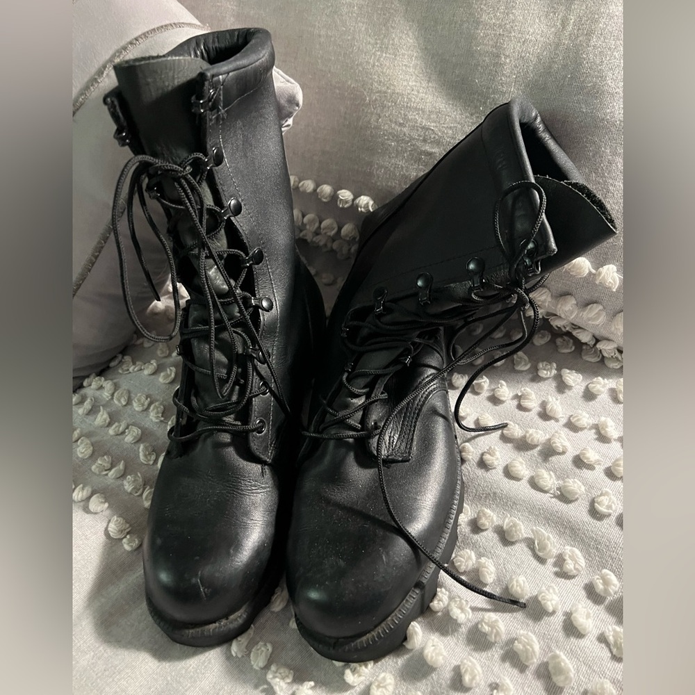 Men’s, Black military style boot, lace up, size 8 1/2